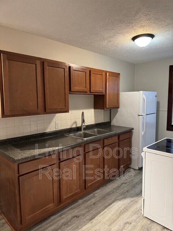 Foto principal - 348 S 38th St