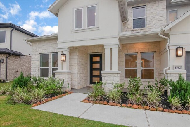 Foto del edificio - 1762 Lake Crest Ln