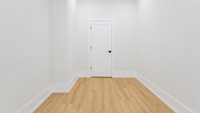 Foto del edificio - 944 N Damen Ave