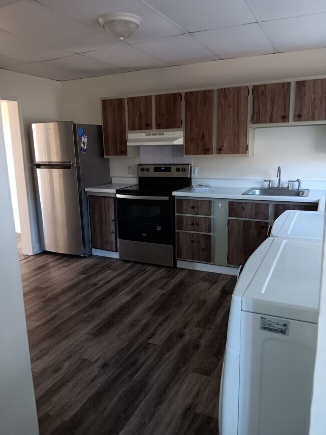 Building Photo - Quaint 1 BR SIngle Family Room in South Cu...