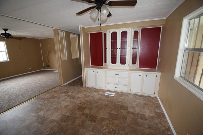 Building Photo - 468 Kalt Dr