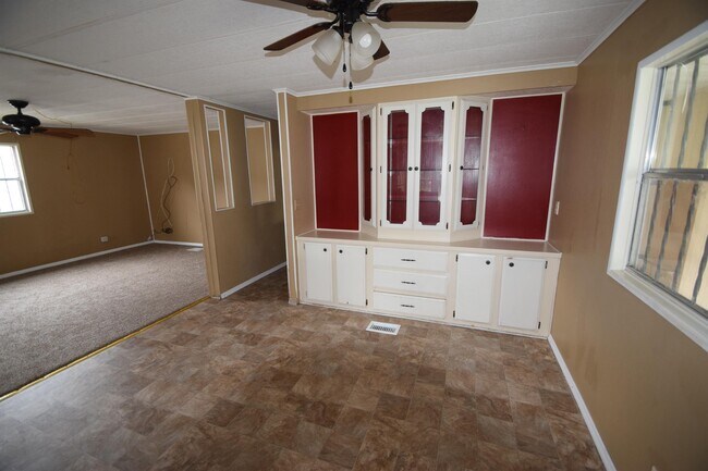 Foto del edificio - 468 Kalt Dr