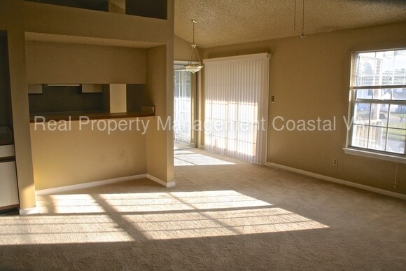 Building Photo - 3766 Towne Point Rd
