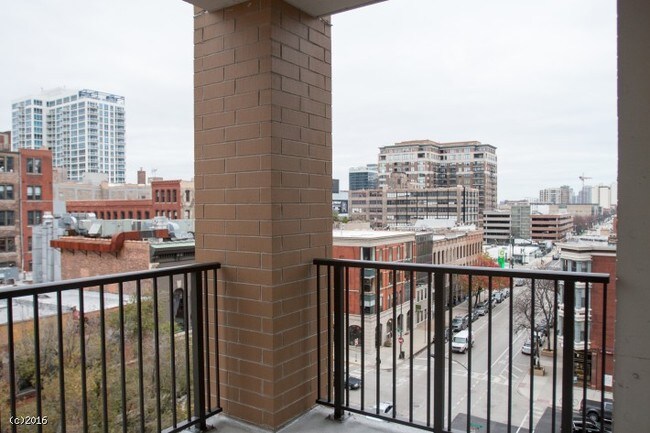 Foto del edificio - 725 N Wells St