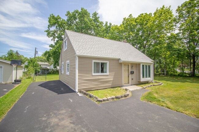 Foto del edificio - 2 BD 1 BA North Colonie Schools