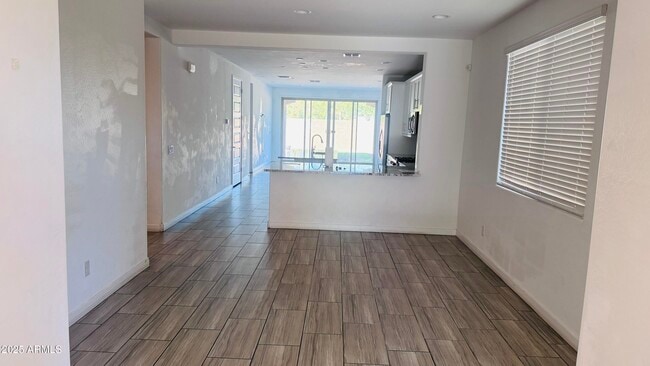 Foto del edificio - 9118 W Sells Dr