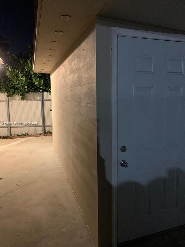 Foto principal - 20811 NW Miami Pl