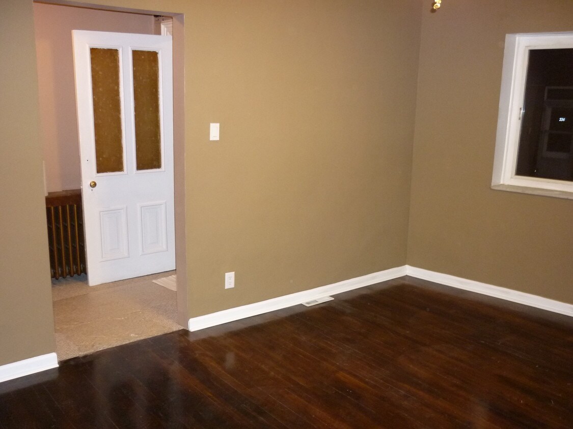 Foto principal - 231 42nd St