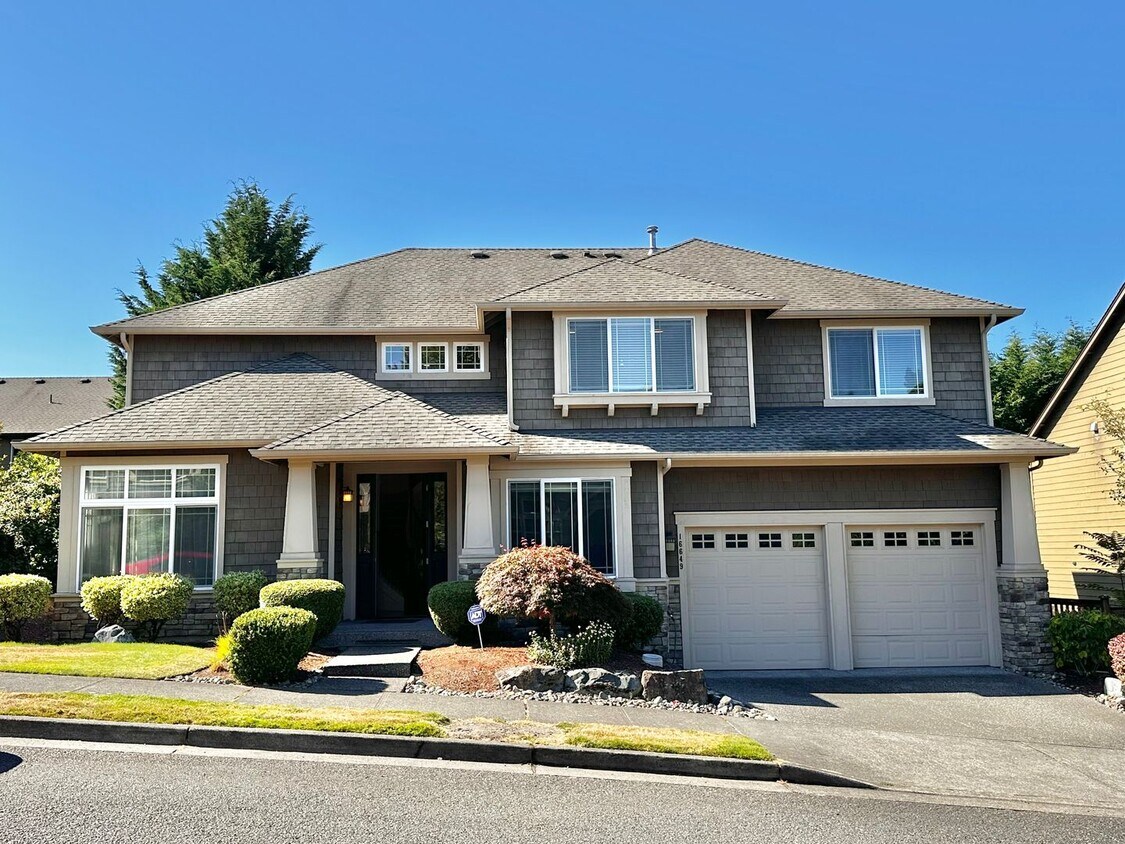Foto principal - Modern 4BR Home in Redmond with Spacious L...