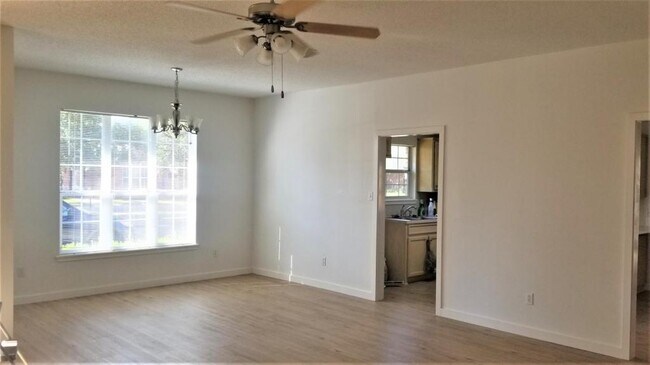 Building Photo - 216 Raider Blvd