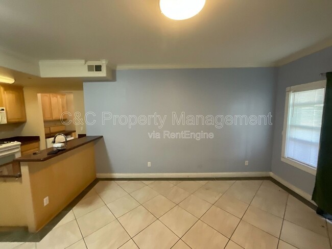 Foto del edificio - 1421 N First St