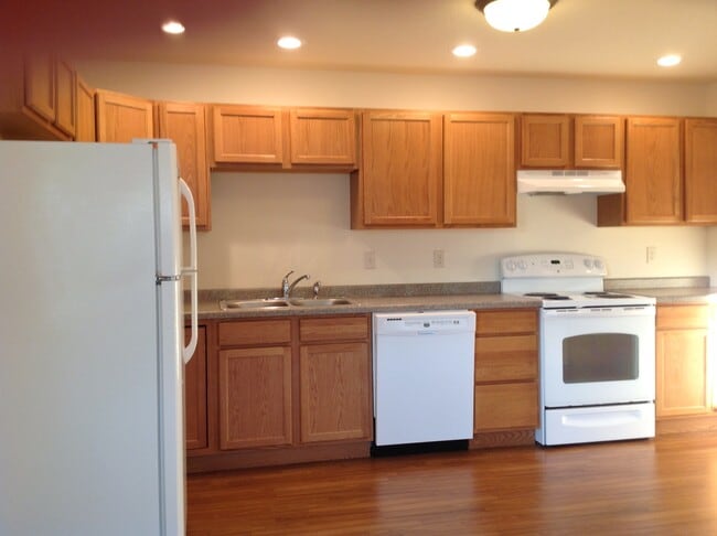 Kitchen Area - 201 N Sherman St
