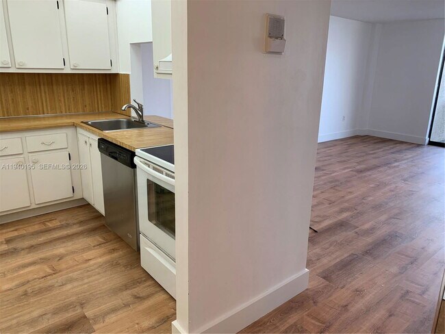 Foto del edificio - 16751 NE 9th Ave