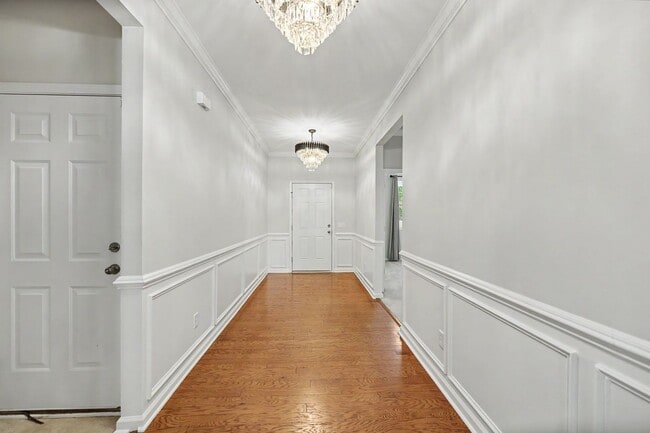 Building Photo - 247 Clayburne Dr