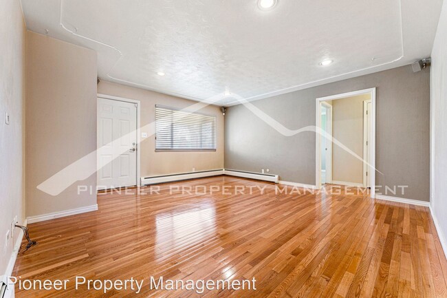 Foto del edificio - 3 br, 3 bath House - 1689 S Dudley Ct