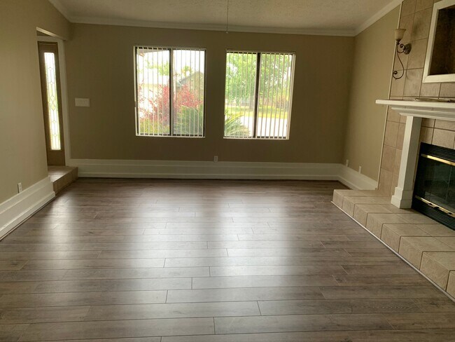 Foto del edificio - 2338 Briarwood Pl
