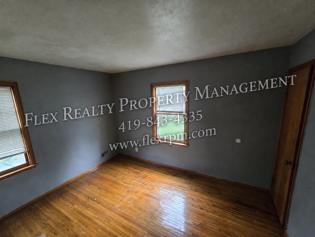 Building Photo - 3901 Leybourn Ave