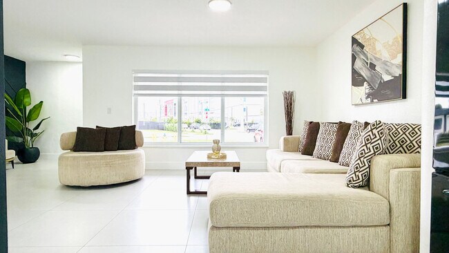 Foto del edificio - 1070 NW 193rd St