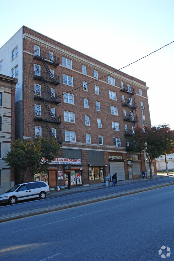 Foto del edificio - 406-414 Riverdale Ave