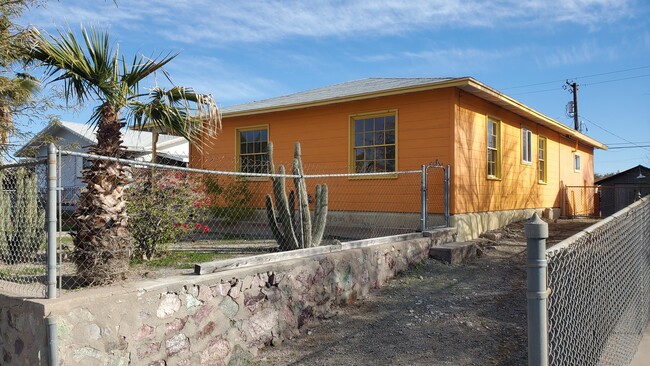 621 Solana - 621 W Solana Ave
