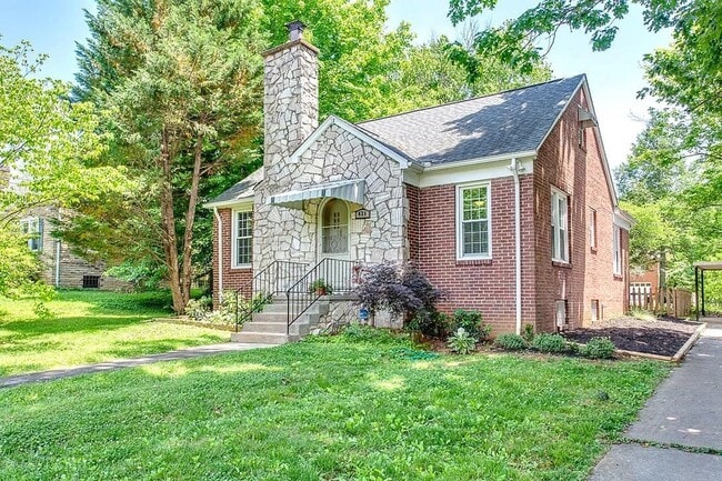Building Photo - Charming 2 bedroom house in South Knox!