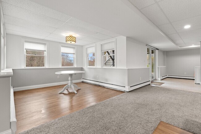 Foto del edificio - 10 Deer Hill Farm Rd