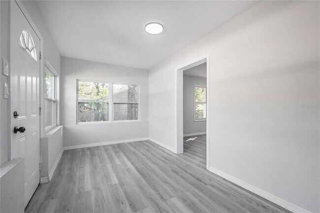 Foto del edificio - 38352 Corey St