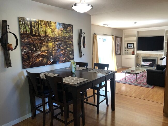 Foto del edificio - 1524 Baywood Dr