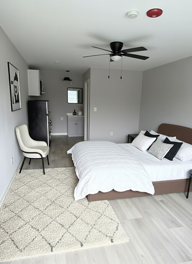 Foto del edificio - Discover Sky at Murphy: Comfort, Security,...