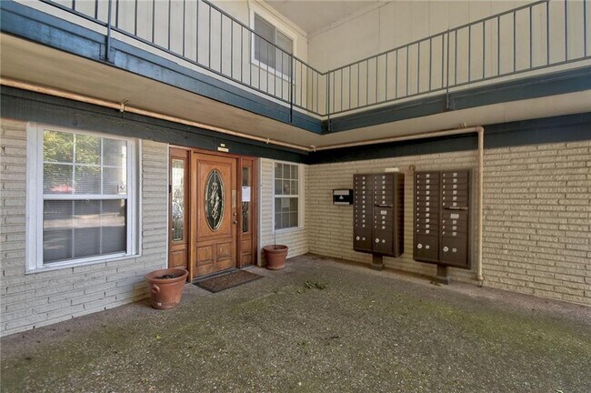 Building Photo - 1725 Toomey Rd