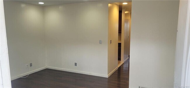 Building Photo - 2064 Cicero Ave