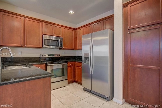 Building Photo - 285 Las Brisas Cir