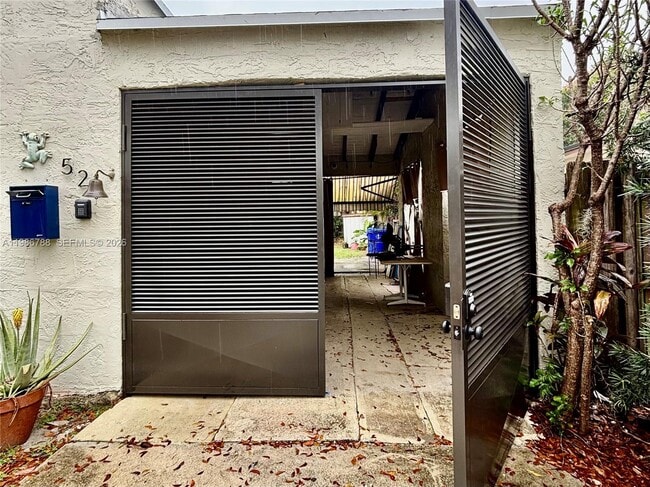 Building Photo - 521 NW 48th St