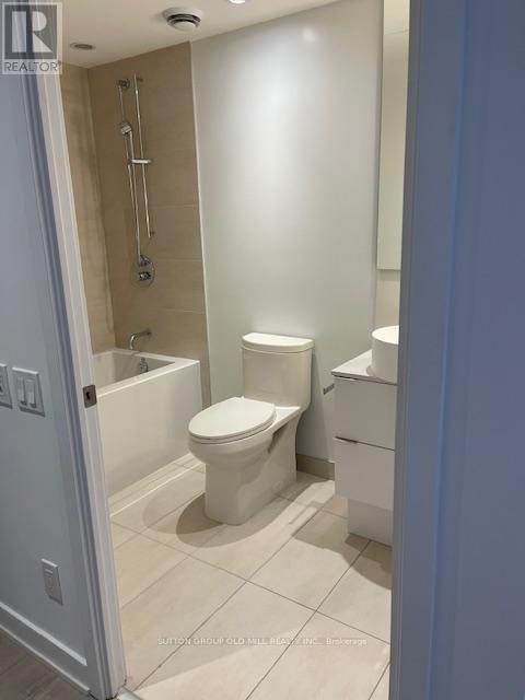 Building Photo - 185 Roehampton Ave