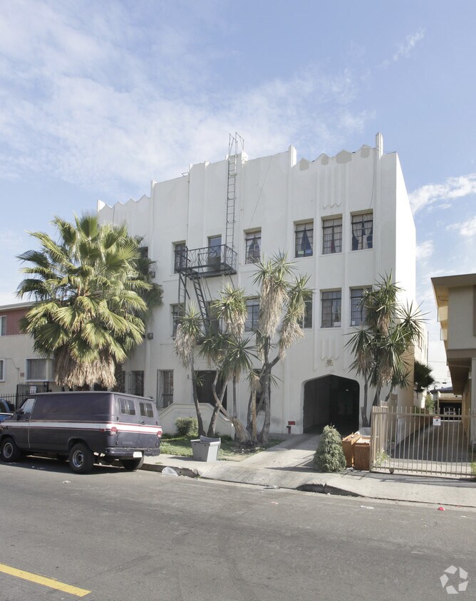 Building Photo - 222 S Mariposa Ave