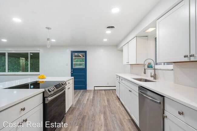 Foto del edificio - 3 br, 2 bath House - 75 Woodside Drive