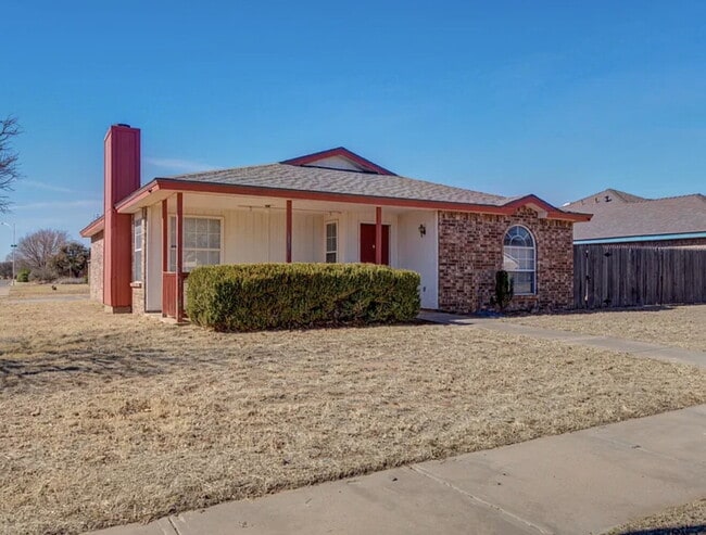 Foto del edificio - "Charming 3-Bed, 2-Bath Home in Lubbock - 1509 Sq Ft of Comfortable Living!"