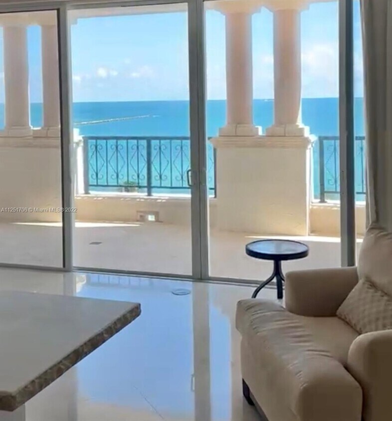 Foto principal - 7600 Fisher Island Dr