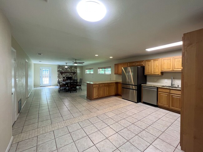 Building Photo - 4BR/3BA with Detached Garage Conversion Av...