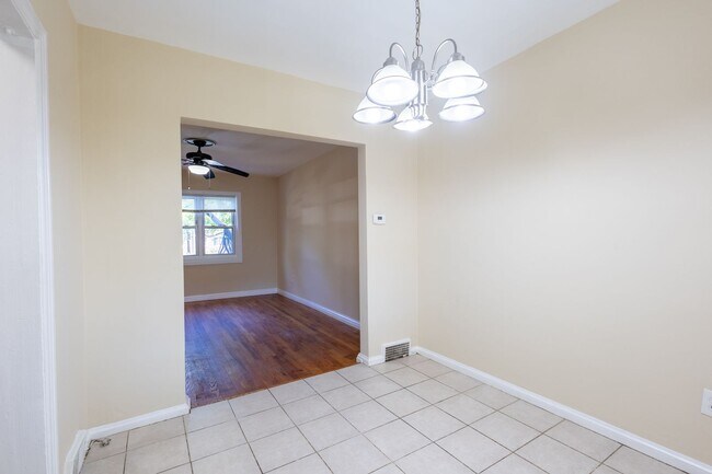 Building Photo - Lovely 2 BR/2 BA Townhome in River Terrace!