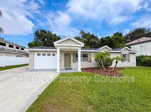 Building Photo - 1221 Poinsettia Ave