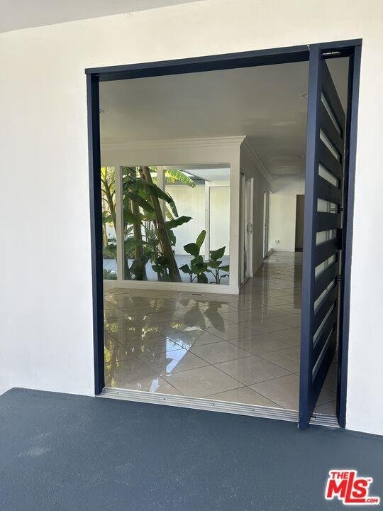 Building Photo - 18202 Lake Encino Drive, Los Angeles, CA 9...