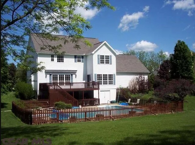 Building Photo - 560 Balmoral Cir