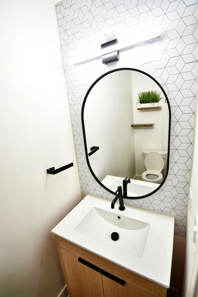 Foto del edificio - 5618 Elizabeth Pl