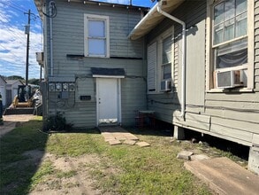 Building Photo - 2205 33rd St