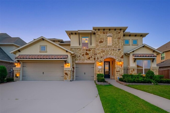Building Photo - 16818 Calcots Dr