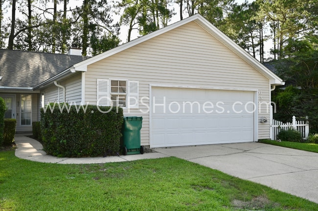 Building Photo - 636 Emerald Ln