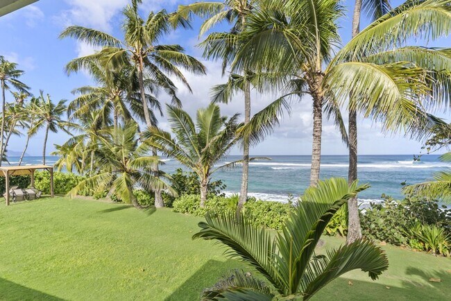 Foto del edificio - North Shore Oceanfront Retreat by Gather: 5BR Spacious Home Paradise