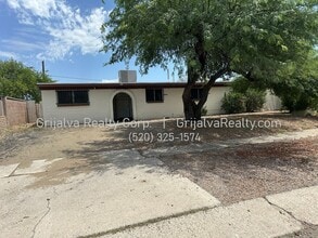Building Photo - 3325 S Elson Ave