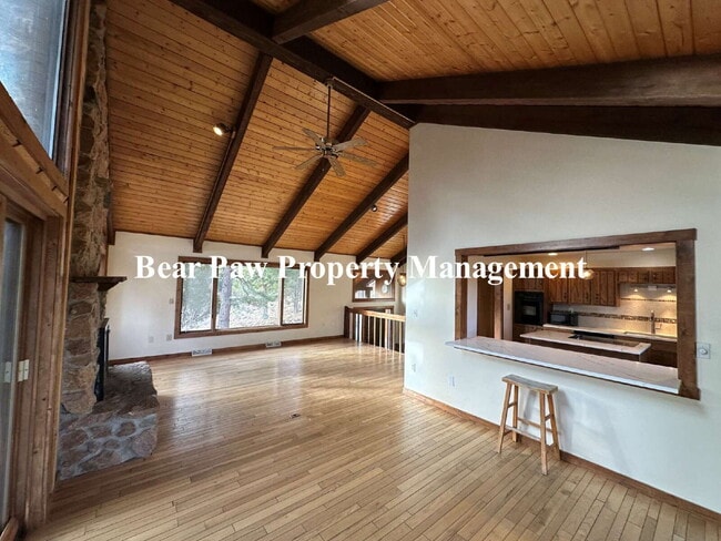 Building Photo - "Charming Floyd Hill Retreat: 3-Bed, 3-Bath on Clear Creek Road!"